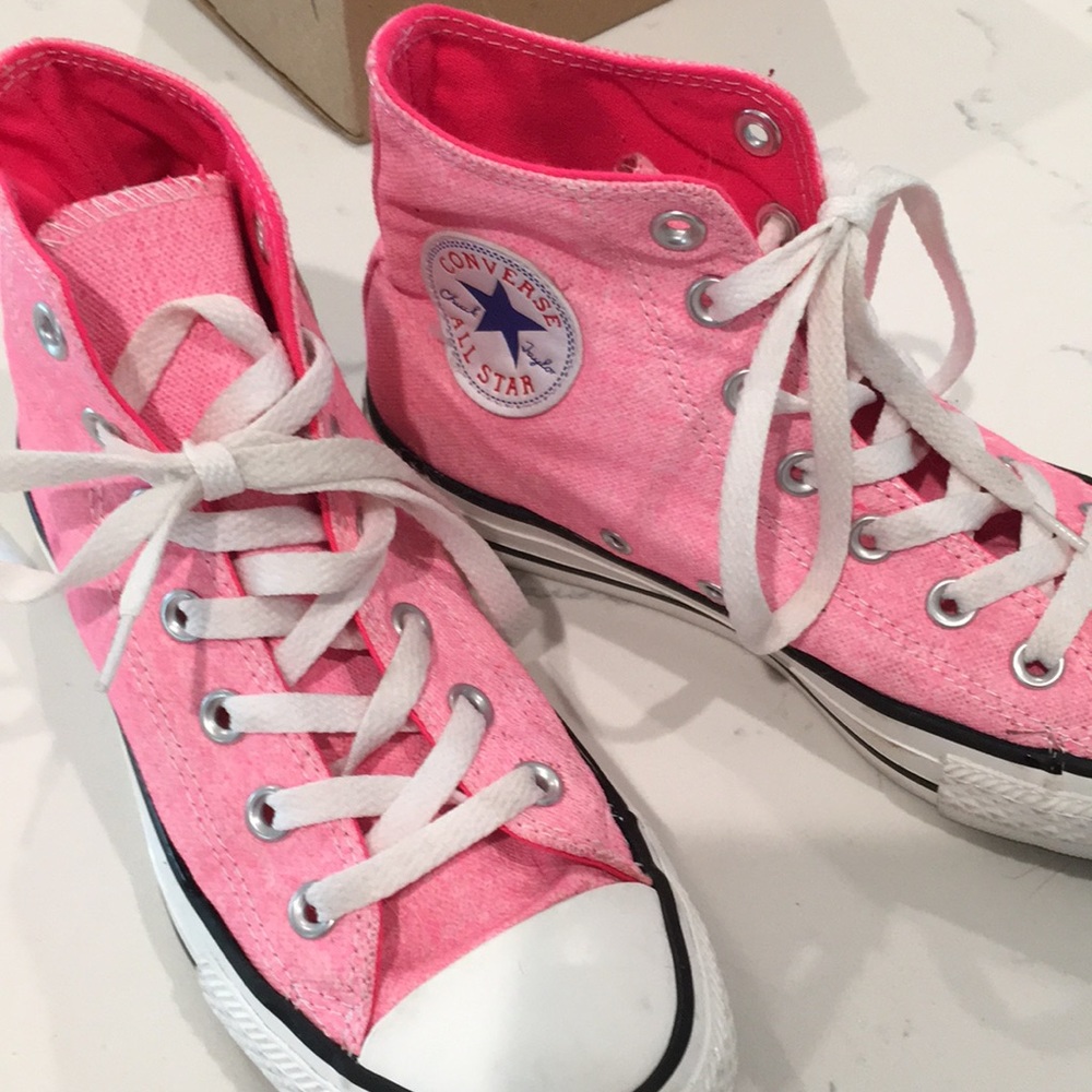 Pink converse